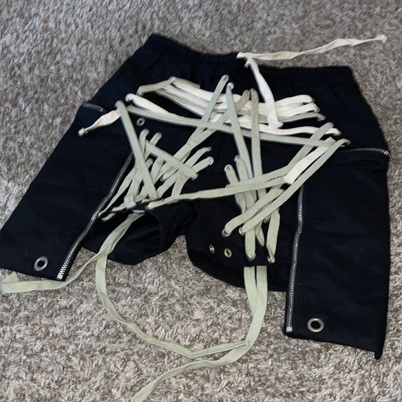 Shorts - Picture 2 of 4